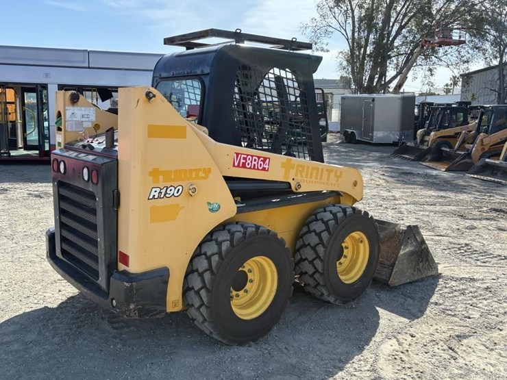 2019-gehl-r190-image-3