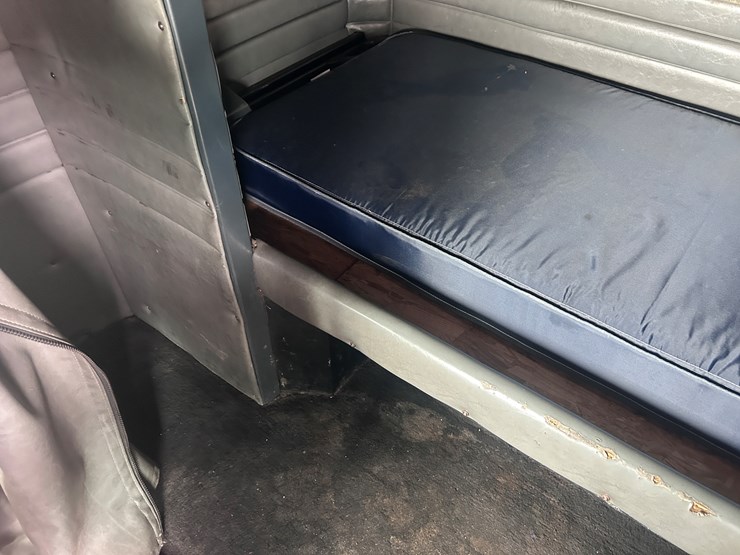 1998-peterbilt-379-image-61