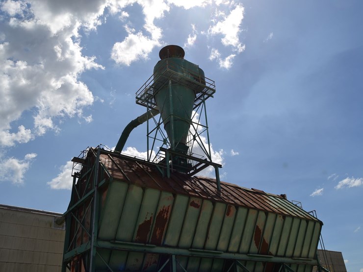 approx-120-unit-4-section-chip-bin-w/-15hp-hydralic-power-pack-w/-steps-&-catwalk-image-8