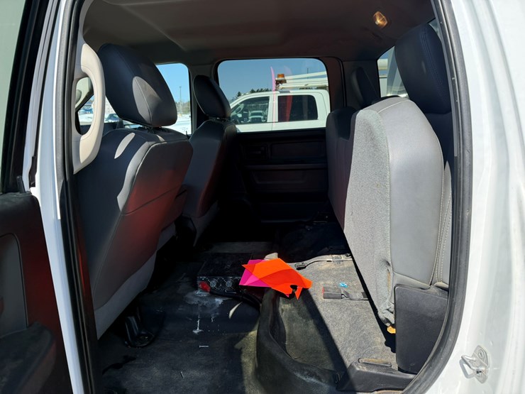 #1060-•-2015-ram-5500-heavy-duty-service-truck-image-26