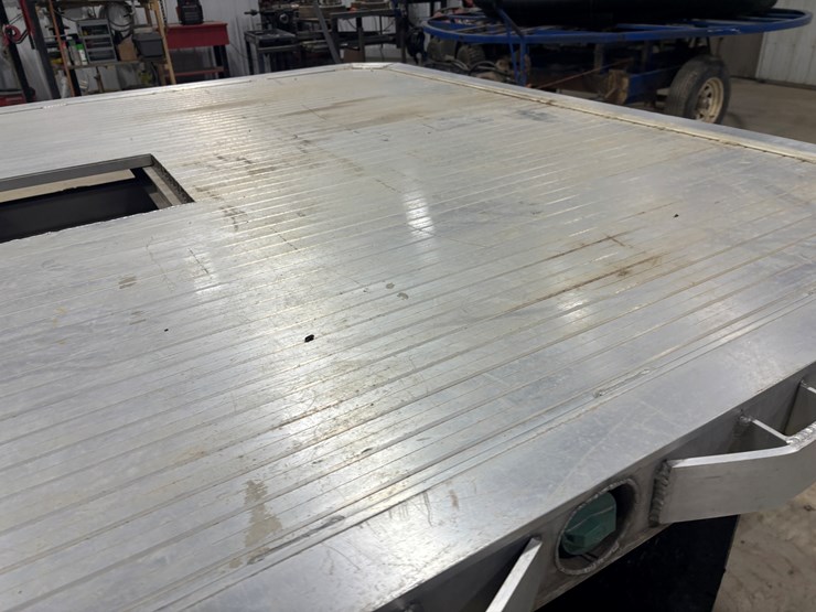 #2331-•-2022-chevrolet-5500-hd-flatbed-truck-image-59