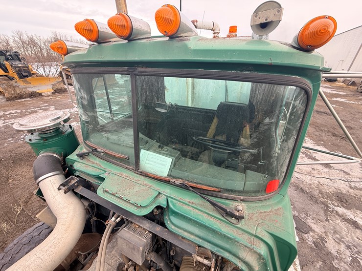 1999-mack-dm690-image-57