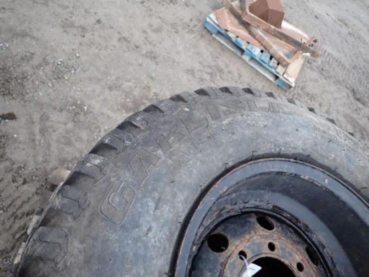 qty-of-(4)-carlisle-31x13.50-15-tire(s)-&-rim(s)-image-5