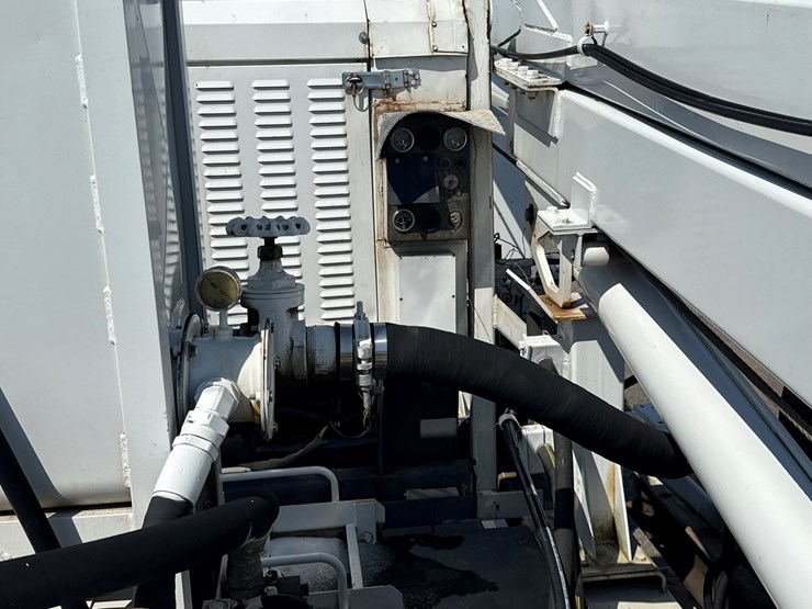 2002-freightliner-fl80-image-34