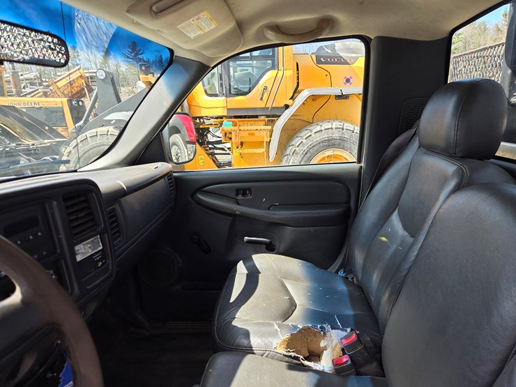 2003-chevrolet-3500-image-44