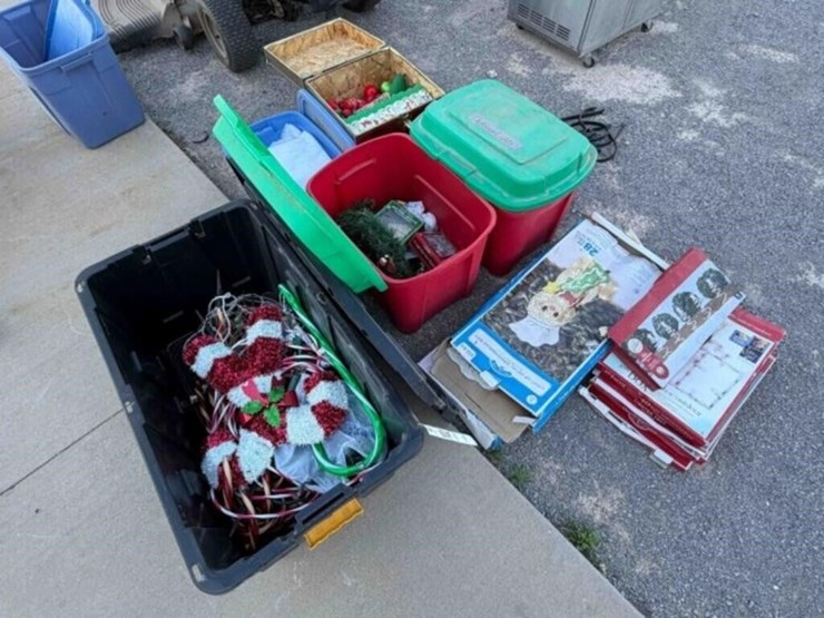 christmas-decor-lot-image-1