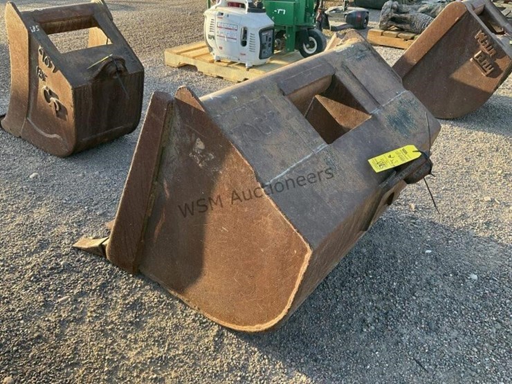 36in-excavator-bucket-image-2