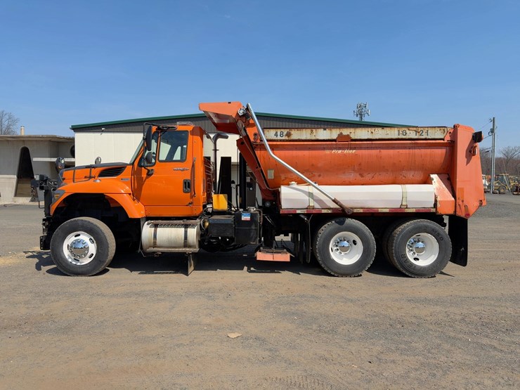 2012-international-7600-image-2