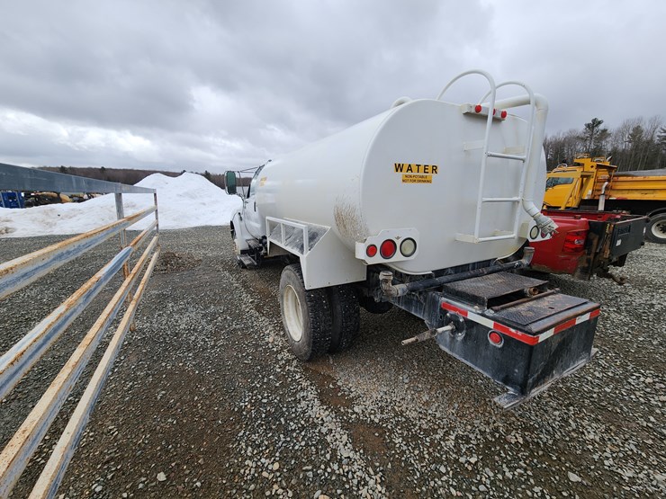 2006-ford-f650-image-12