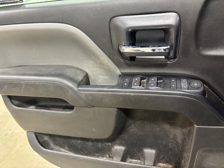 #2331-•-2022-chevrolet-5500-hd-flatbed-truck-image-50