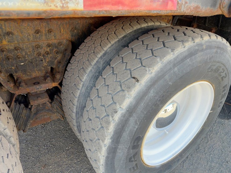 2012-international-7600-image-17