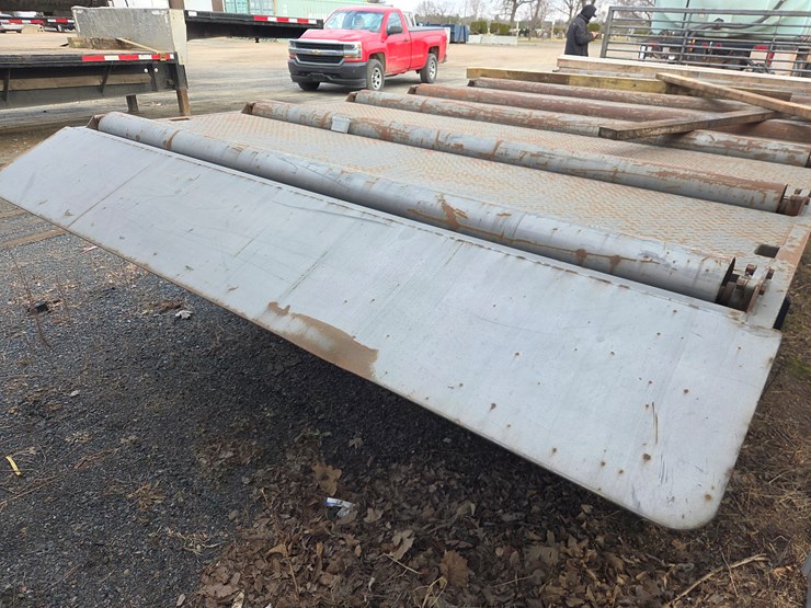 #2358-•-2006-iron-steer-8r20hdi-roll-off-trailer-image-18