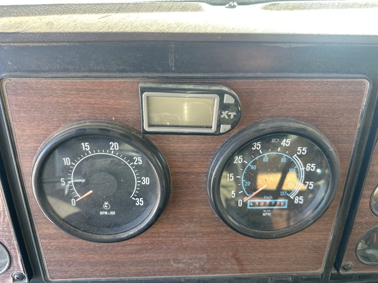 1986-international-f9370-image-32