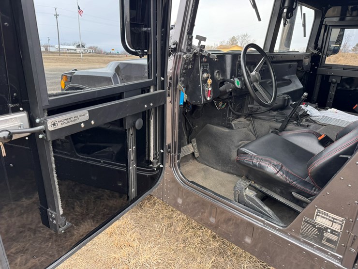 #2246-•-2001-american-general-4x4-hummer-image-28