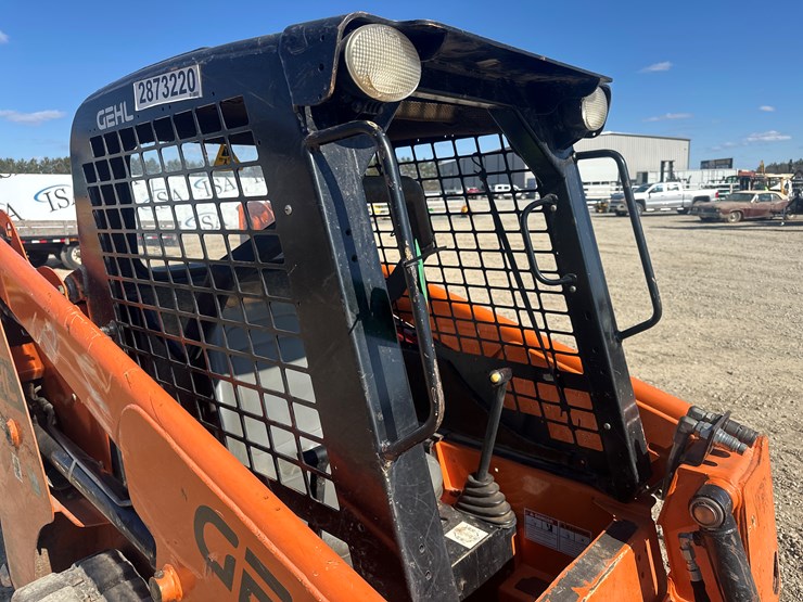 2020-gehl-rt105-image-12