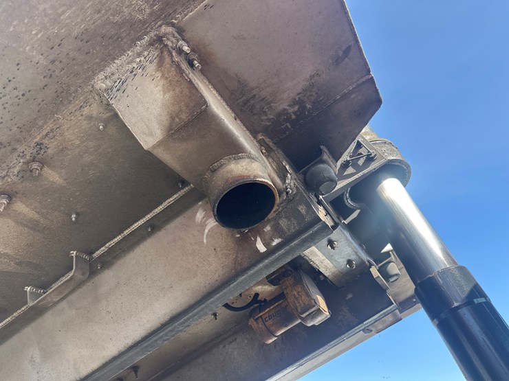 2012-international-7600-image-70