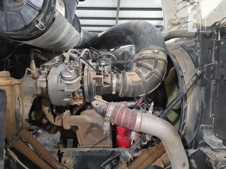 2004-mack-vision-cx613-image-25