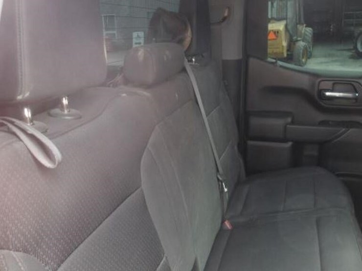 2023-chevrolet-1500-image-37