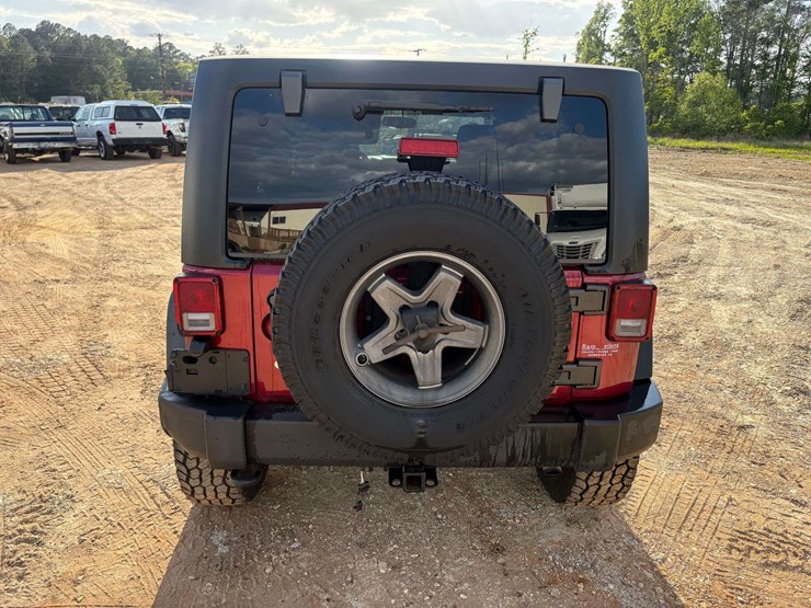 2013-jeep-wrangler-sport-image-6