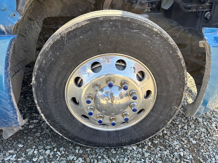 #2199-•-2020-international-a26-sleeper-cab-truck-tractor-image-92