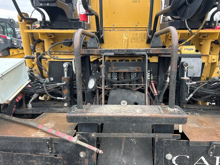 caterpillar-ap-600d-image-30