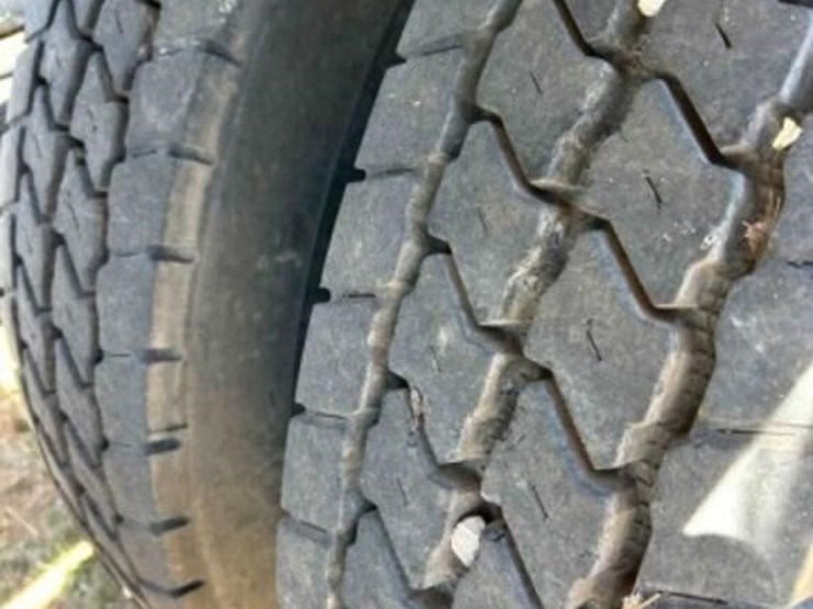 1989-peterbilt-379-image-10