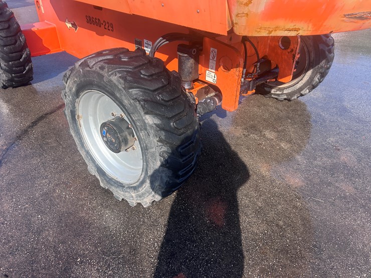 2011-jlg-660sj-image-13