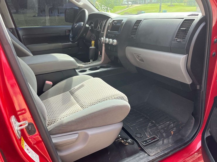 2012-toyota-tundra-image-5