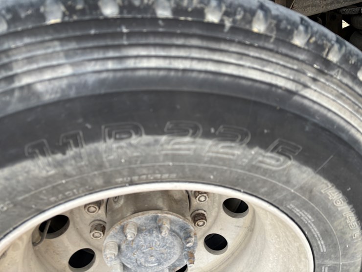 2004-kenworth-w900-image-102