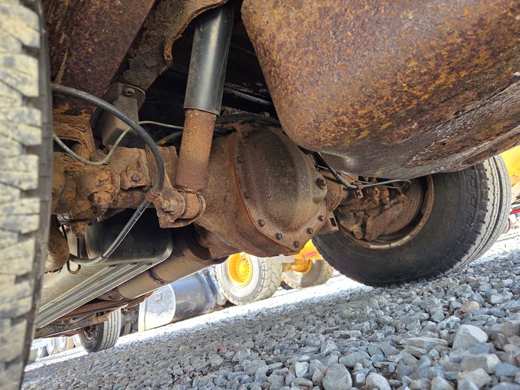 2003-chevrolet-3500-image-30