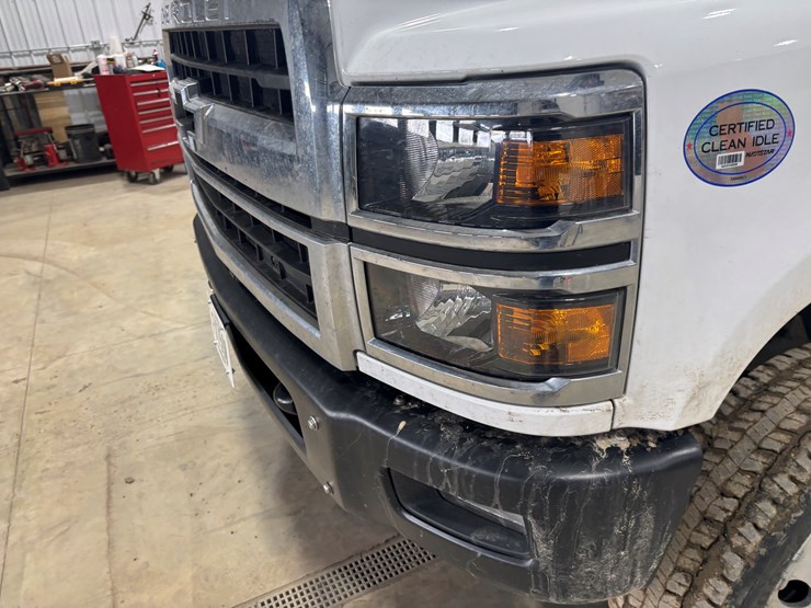 #2331-•-2022-chevrolet-5500-hd-flatbed-truck-image-11