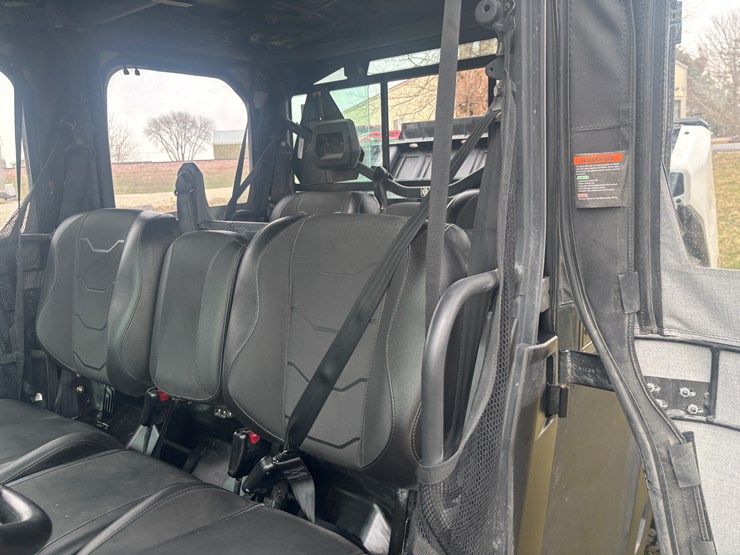 #2311-•-2023-can-am-hd-9-defender-xt-4x4-utv-image-41