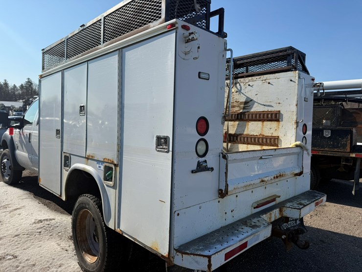 2012-ford-f550-xl-image-23