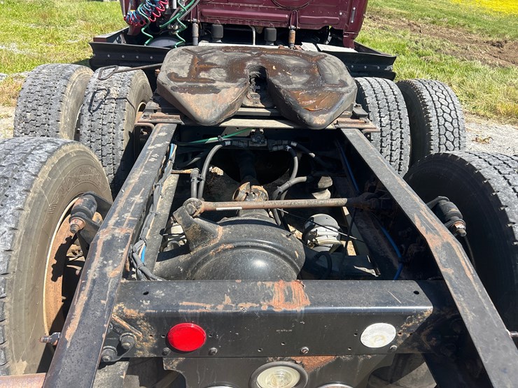 2015-freightliner-cascadia-125-image-9