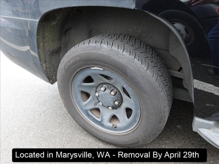 2016-chevrolet-tahoe-image-21