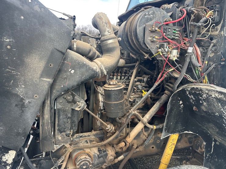 1995-international-8100-image-60