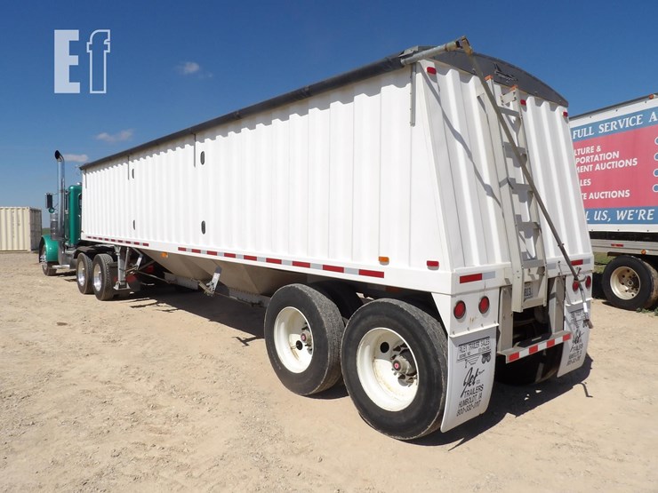 2010-jet-34-ft-image-3