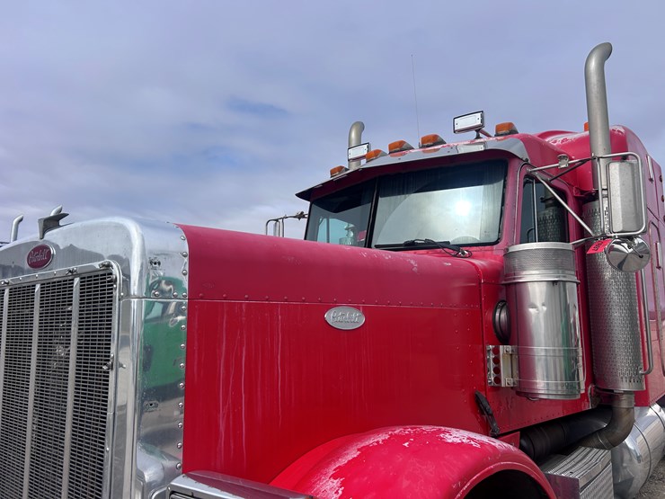 1998-peterbilt-379-image-10