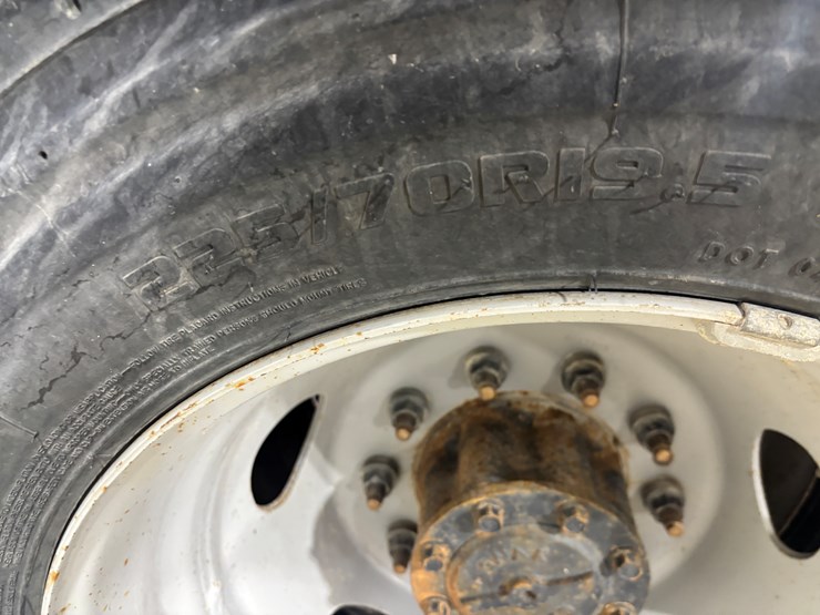 2022-ford-f550-sd-image-93