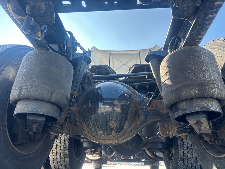 2017-kenworth-t680-image-69