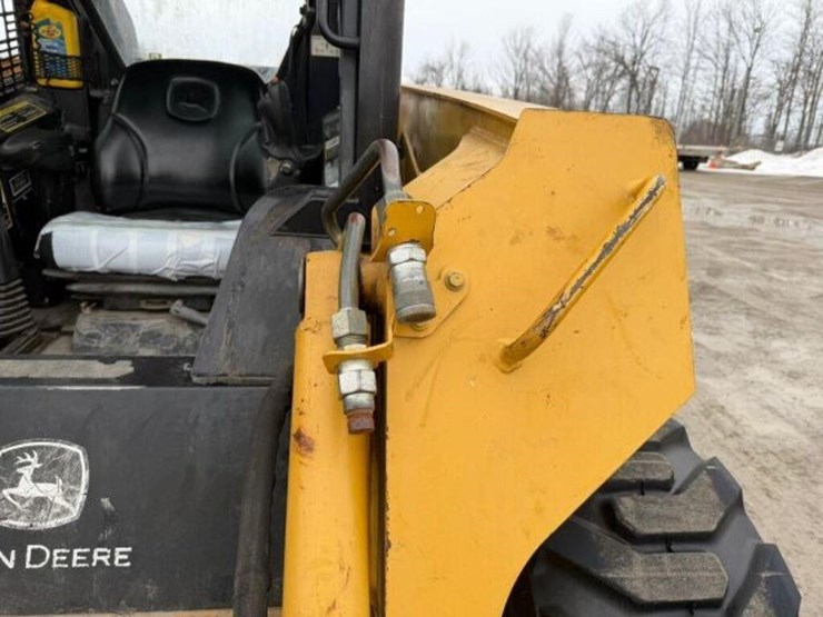 2007-john-deere-328-image-18