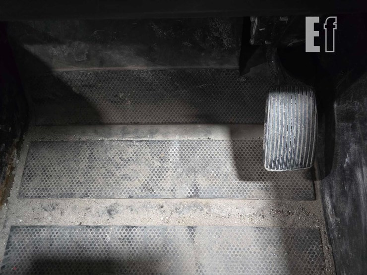 2021-jcb-3ts-8t-image-15