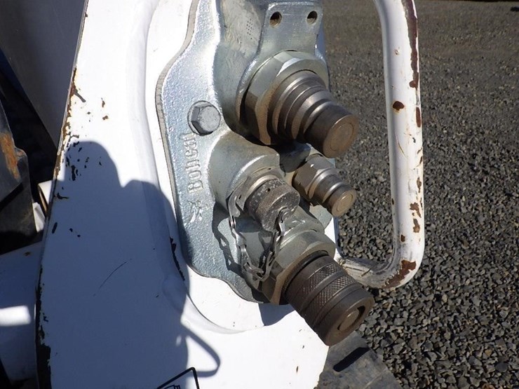 2021-bobcat-t740-image-18