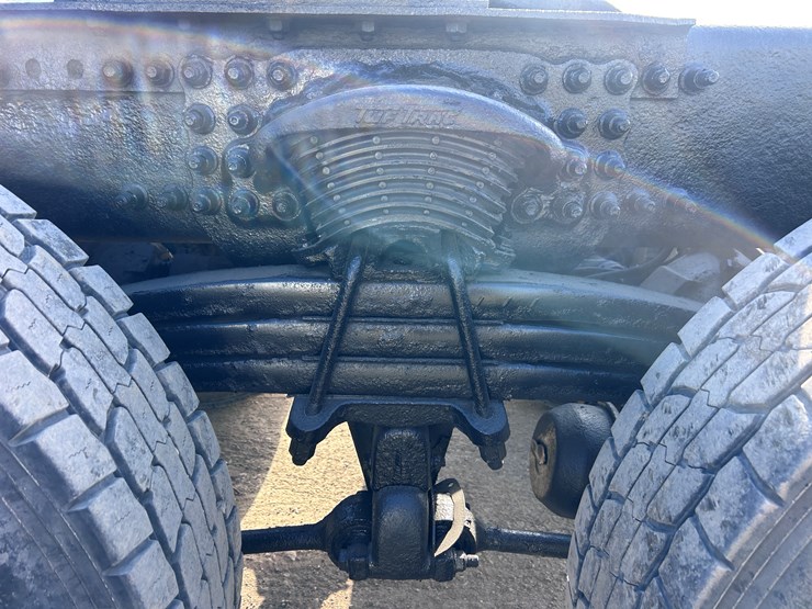 #1680-•-2003-freightliner-day-cab-truck-tractor-image-26