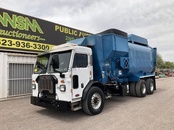 2018-peterbilt-520-image-1