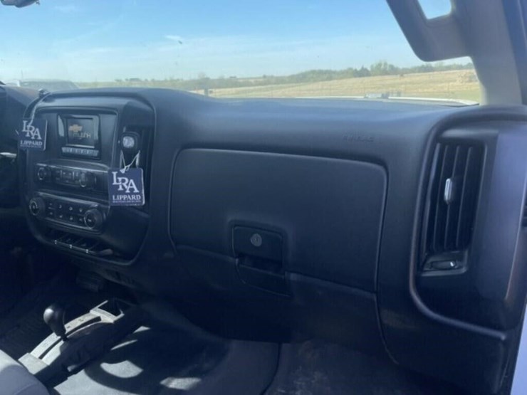 2015-chevrolet-silverado-2500hd-image-19