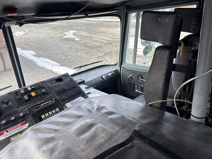 1998-massey-ferguson-8-image-67