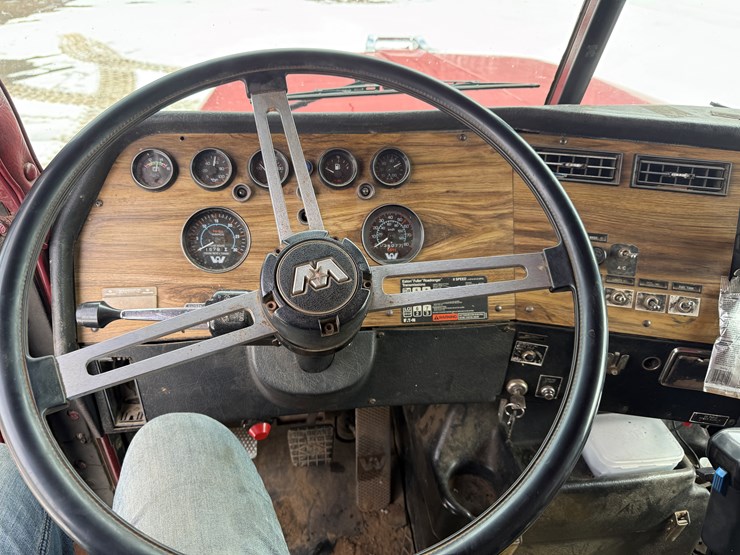 #2016-•-1990-western-star-quad-axle-dump-truck-image-52