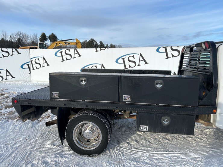 2021-ford-f550-image-18