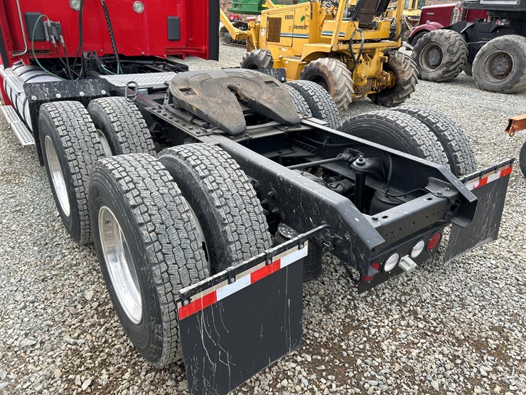 2015-kenworth-t680-image-22